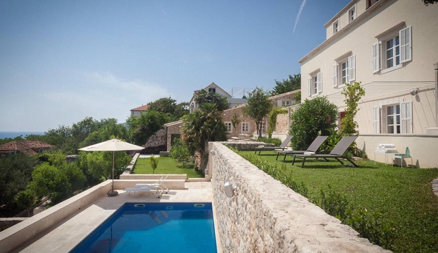 Villa Paxos Palace (Orti)