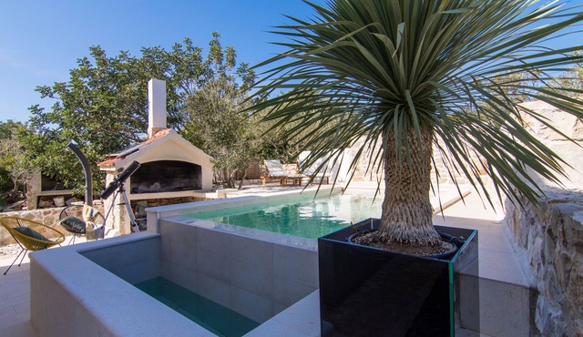 Villa Pearl of Adriatic (10m from sea) - discover something undiscover