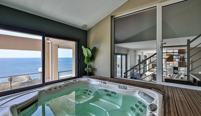 Villa (penthouse duplex) with indoor pool, private spa and 180° sea view