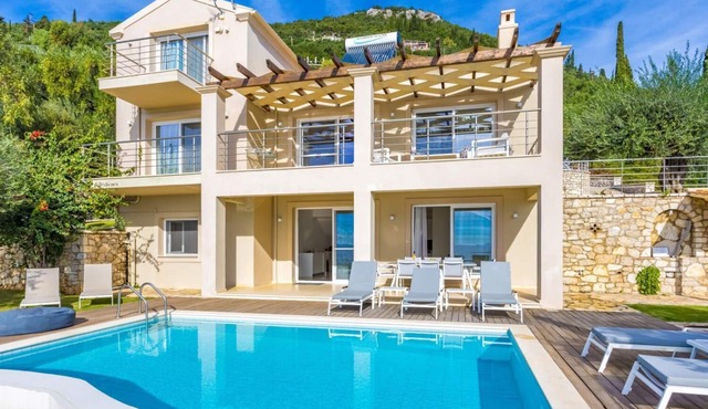 Villa Penelope - Four Bedroom Villa, Sleeps 8