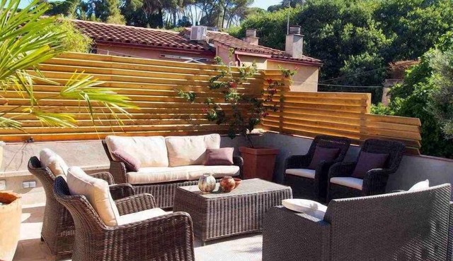 Villa Peralta Girona City w above ground Pool