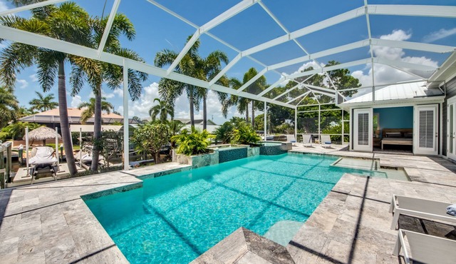 Villa Perfect Life - perfect boating location, heated pool, airhockey