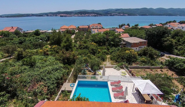 Villa Perna (21521-K1) - Kuciste