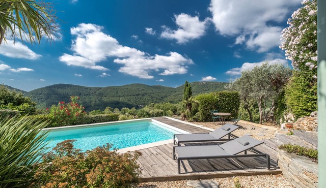 VILLA PEROL, BETWEEN SEA AND MOUNTAIN
