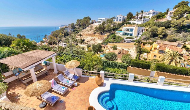 Villa Perucho, Villa Perucho - sea views and close to Granadella beach