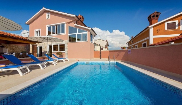 Villa Petra - Charming villa near Porec, with private pool, sauna and jacuzzi