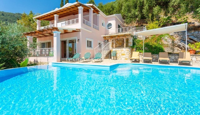 Villa Petros - Three Bedroom Villa, Sleeps 7