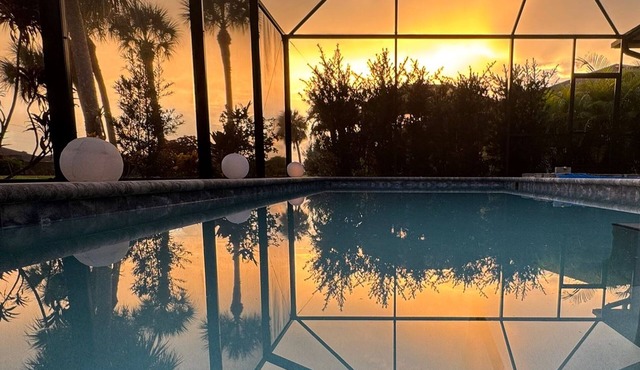 Villa Philippa a wonderful place to enjoy, modern, new, on the canal, south facing