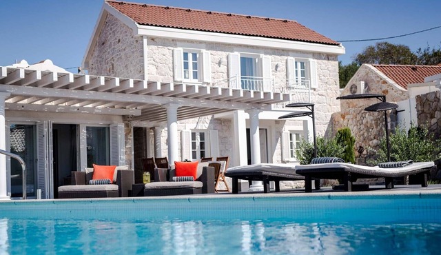 Villa Piccolo Prestige - 4 bedroom villa - Large swimming pool - Perfect for families