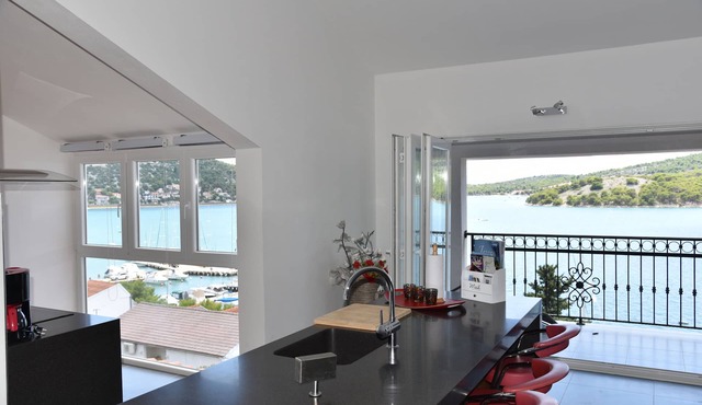 Villa Pina Tisno * Penthouse apartment by the sea 140 m2 in Tisno-Dalmatia