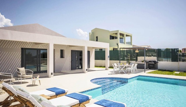 Villa Pinelopi Tria - Two Bedroom Villa, Sleeps 5