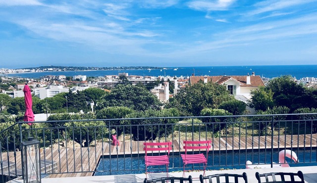 Villa Pinson Cannes with stunning views over Cap d'Ántibes