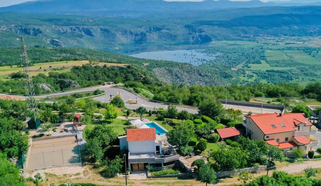 Villa Piplica-Makarska by Villas Guide