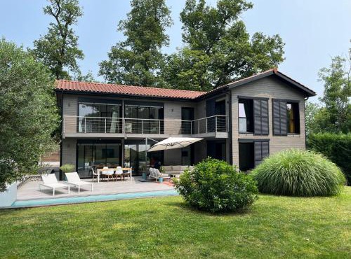 VILLA piscine à proximité de Lyon