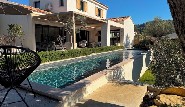 Villa piscine 3 chambres, clim, parking, wifi