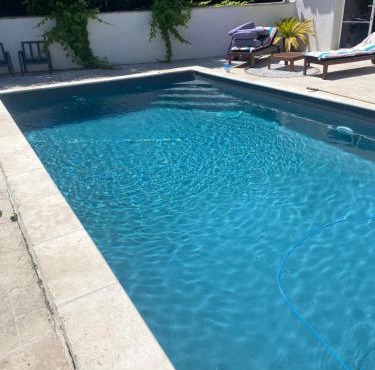 Villa piscine netflix