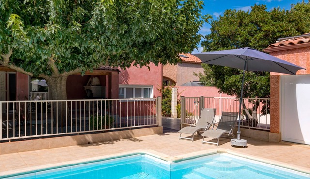 Villa 'Piscine Proche Lac Du Salagou' with Private Pool, Private Terrace and Wi-Fi