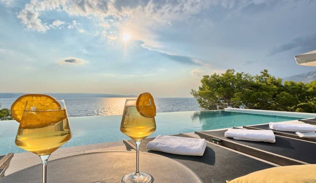 Villa Platinum - outstanding beachfront villa with 9 bedrooms by MyWaycation