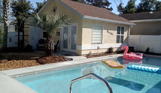 Villa Playa, amazing for singles or couples! Private pool. Walk to beach.