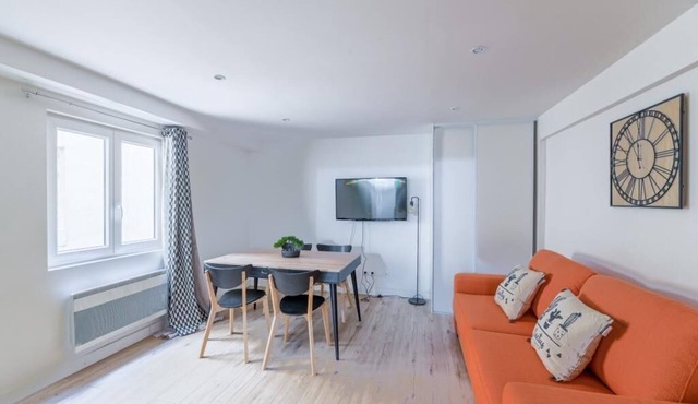 Villa Poncelet - Suite Coco mademoiselle, 2 Bdrs, Champs Elysées, A/C, Prime Loc