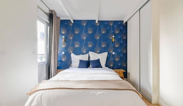 Villa Poncelet-Suite La Vie est Belle- 3 bedrooms, Champs Elysées, with A/C