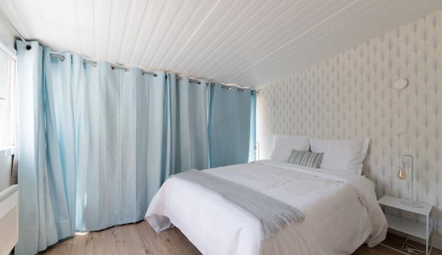 Villa Poncelet-Suite Joy- 3 bedrooms, Champs Elysées, with A/C, location N°1