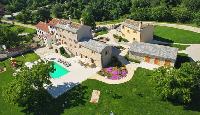 Villa Poropati, Groznjan - Luxury Countryside Estate up to 19 personsn80m2 pool