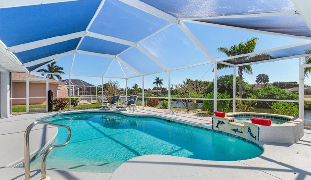 Villa Porpoise of Life - Cape Coral - Roelens Vacations