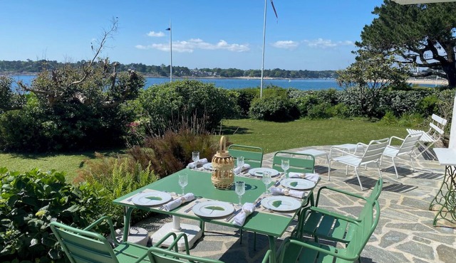 Villa Poulquer - 180° panoramic sea view, sleeps 10