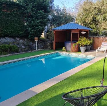 Villa privée avec piscine , jacuzzi , sauna , borne Arcade