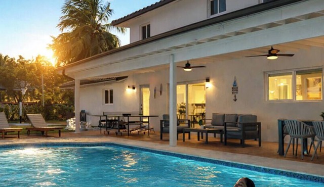 Villa Premium/Private Artificial Beach/Heated Pool