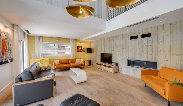 Villa Prestige : Private lift, air conditioning, terrace