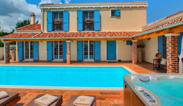 Villa, Pridraga
