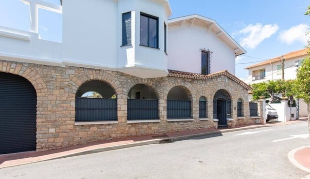 Villa-Private Bathroom-Villa