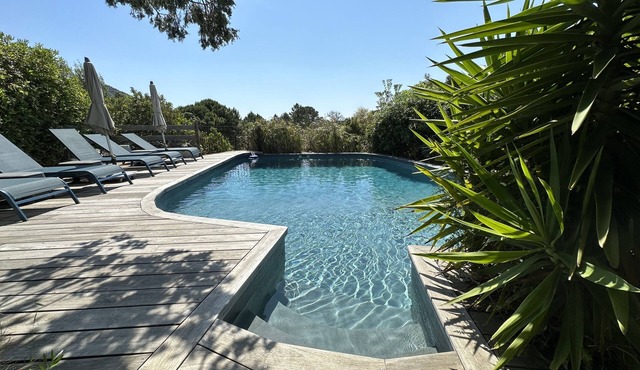 villa private pool heated 5 minutes to beautiful beach parking pass high season