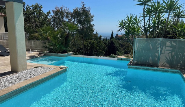 Villa private pool sea view