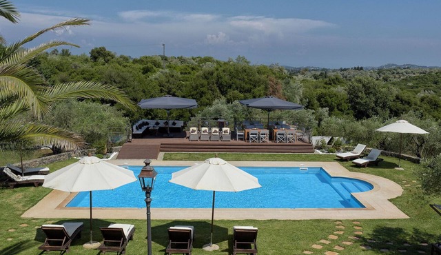 Villa Privilege with tennis Court and outdoor & indoor Heated Pool (sleep 8)