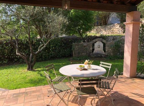 Villa provençale entourée de verdure à 20km des plages, animaux acceptés!