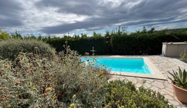 Villa Provence - view * swimming pool * air conditioning * Wifi