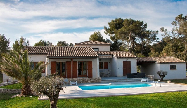 Villa Queen-South IT