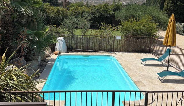 Villa quiet, air-conditioned, heated pool, Sauna, between Saint Remy & Avignon. 4 *