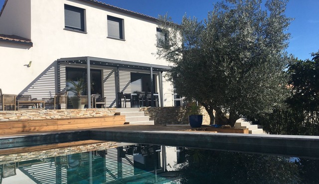 Villa Récente et Chaleureuse, Entre Vignes et Garrigue, Proche Plage et Rivière
