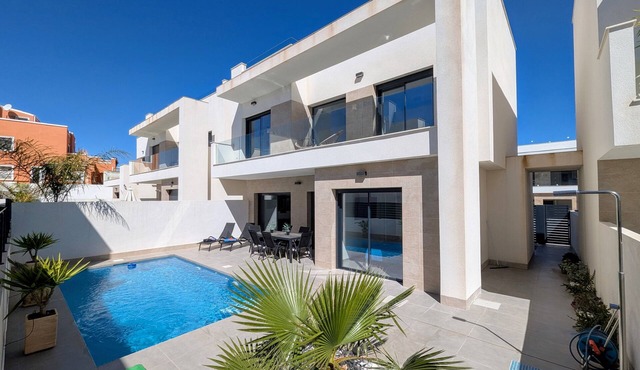 Villa 'R-58 Luxury New Build' with Private Pool, Terrace and Wi-Fi