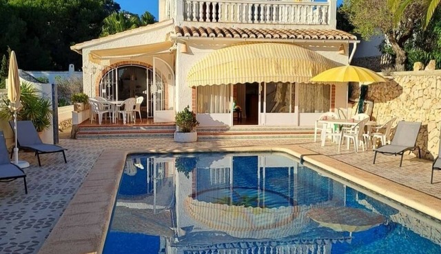 Villa Ra - Enchanting Moraira Villa with Secluded Pool and Sea View