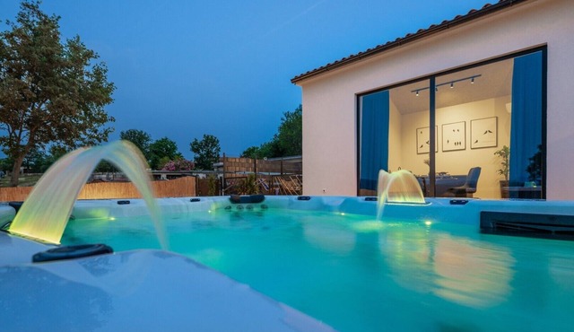 Villa Radola - Relaxia with jacuzzi