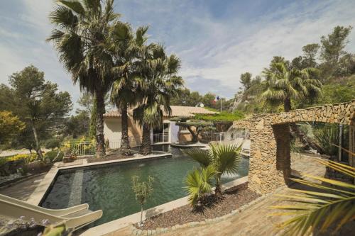 Villa raffinée avec piscine à Aubagne - Jacuzzi inclus