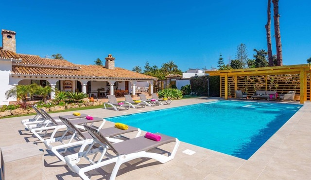 Villa Ramos by Villa Plus