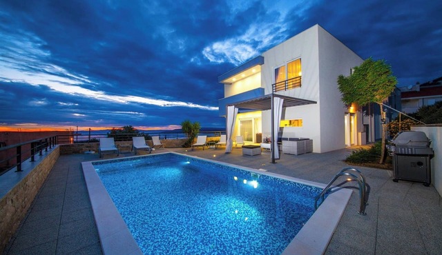 Villa Red with pool, seaview