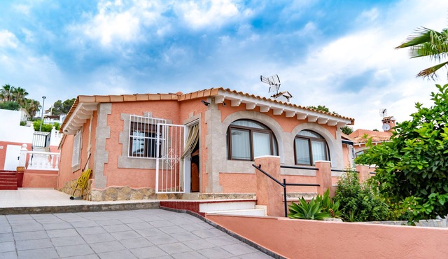 villa redone, swimming pool, jacuzzi, sea view 4 bdr 2 bath/calm assured