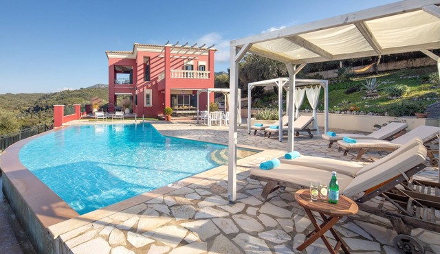 Villa Regina Rossa is a large villa with stunning sea views and a heated pool